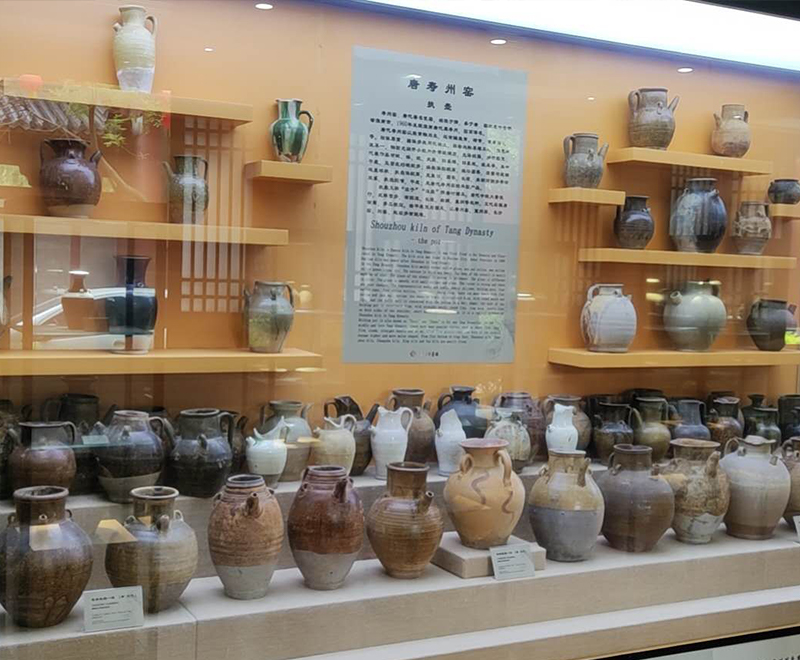 博物馆展示柜厂家.jpg